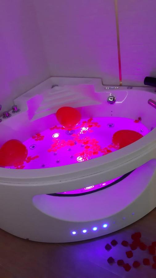 Nid d'amour baignoire/jacuzzi Nice Extérieur photo